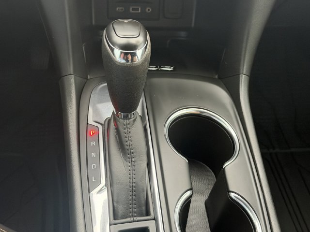 Used 2021 IRIDESCENT PEARL TRICOAT Chevrolet Premier image 27