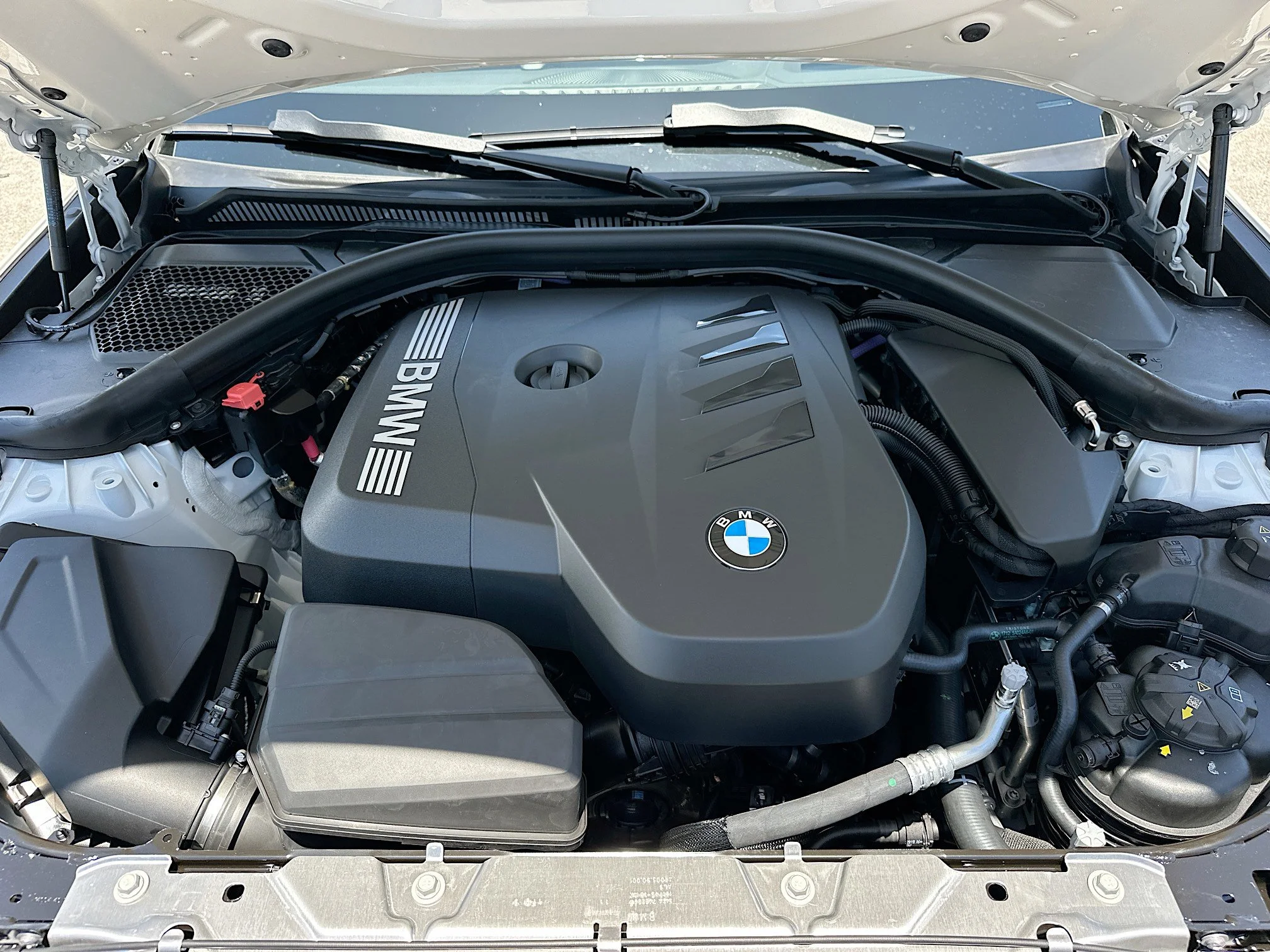 2025 BMW 3 Series 330i - Photo 27