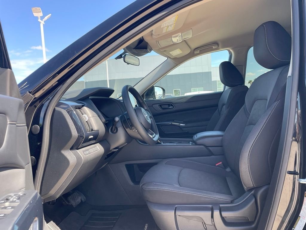 Used 2025 Black Nissan S image 19