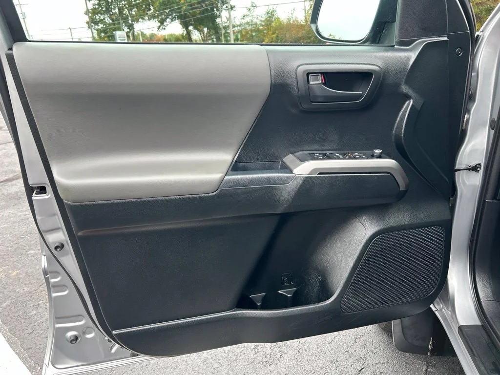 Used 2017 Silver Toyota SR5 image 10