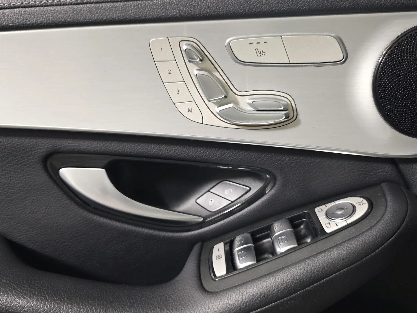 Used 2022 Polar White Mercedes-Benz GLC 300 image 15