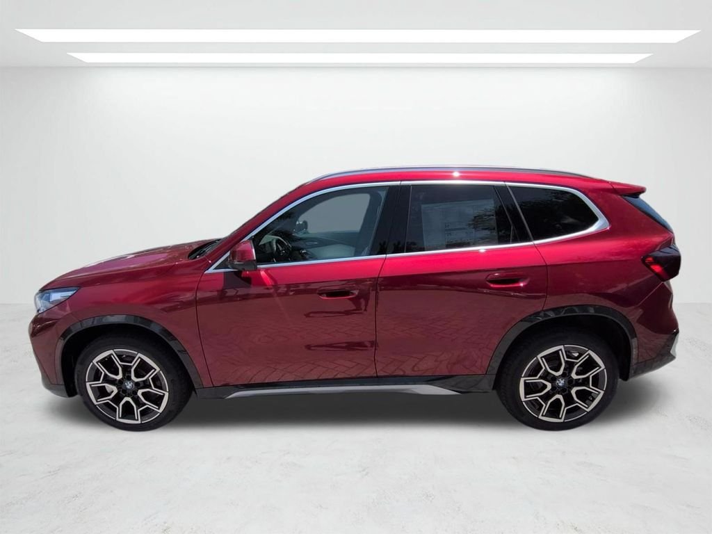 New 2026 Vegas Red Metallic BMW xDrive28i image 7