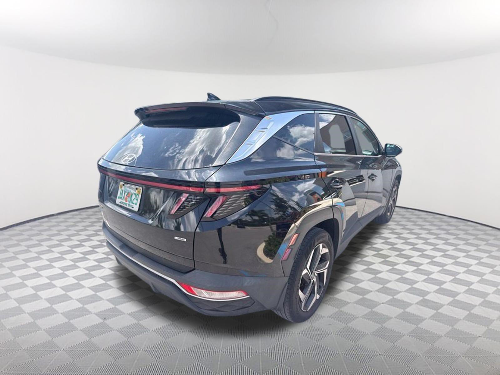 Used 2022 Phantom Black Hyundai SEL image 6