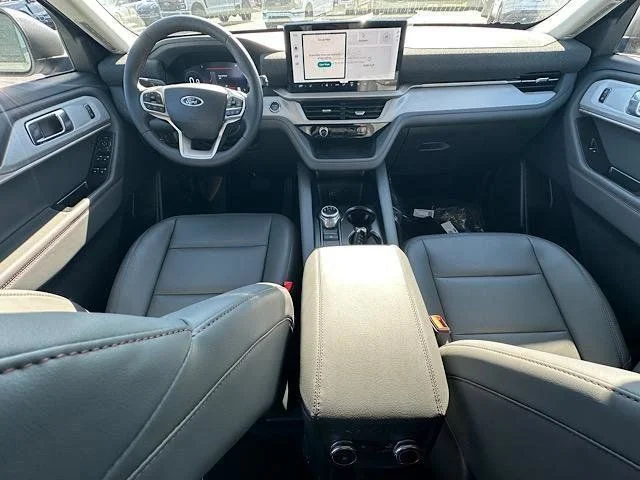 New 2026 Star White Metallic Tri-Coat Ford Active image 18