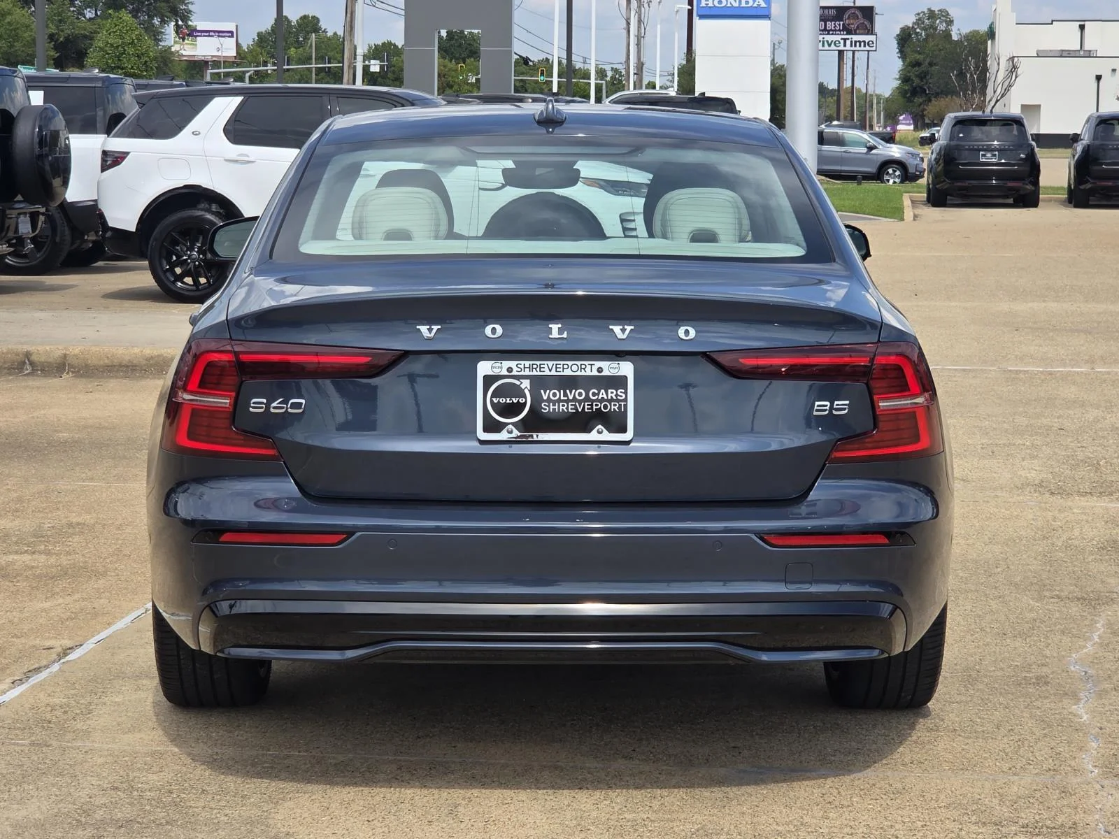 Used 2024 Denim Blue Metallic Volvo Plus Dark Theme image 5