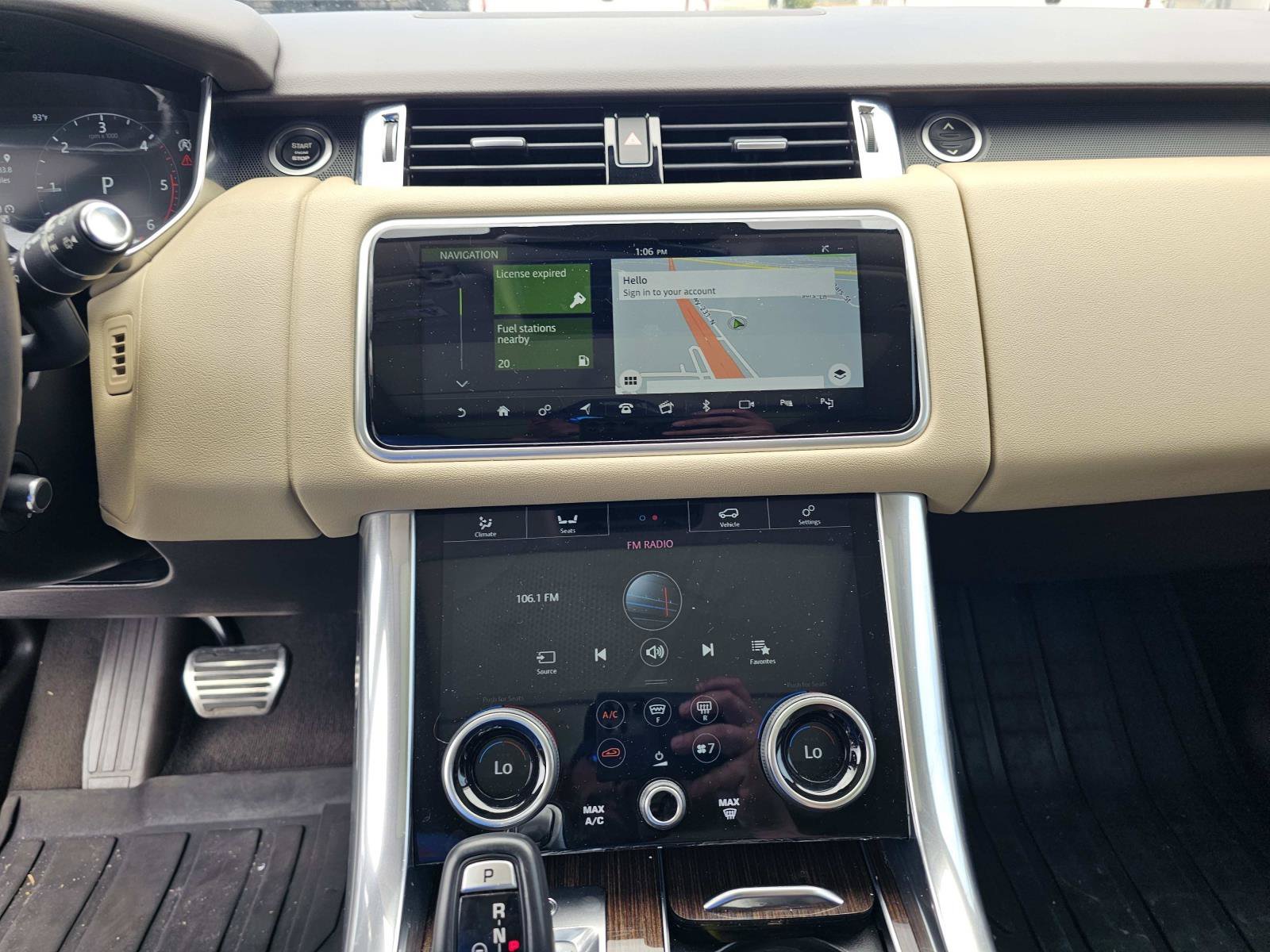 Used 2021 White Land Rover HSE Silver Edition image 24