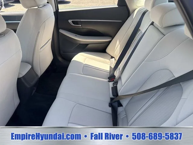 Used 2023 Silver Hyundai SEL image 13