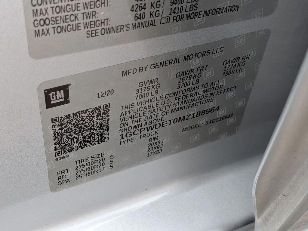 Used 2021 Silver Chevrolet RST image 23