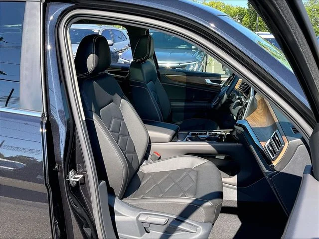 New 2026 Black Volkswagen SE w/Technology image 13