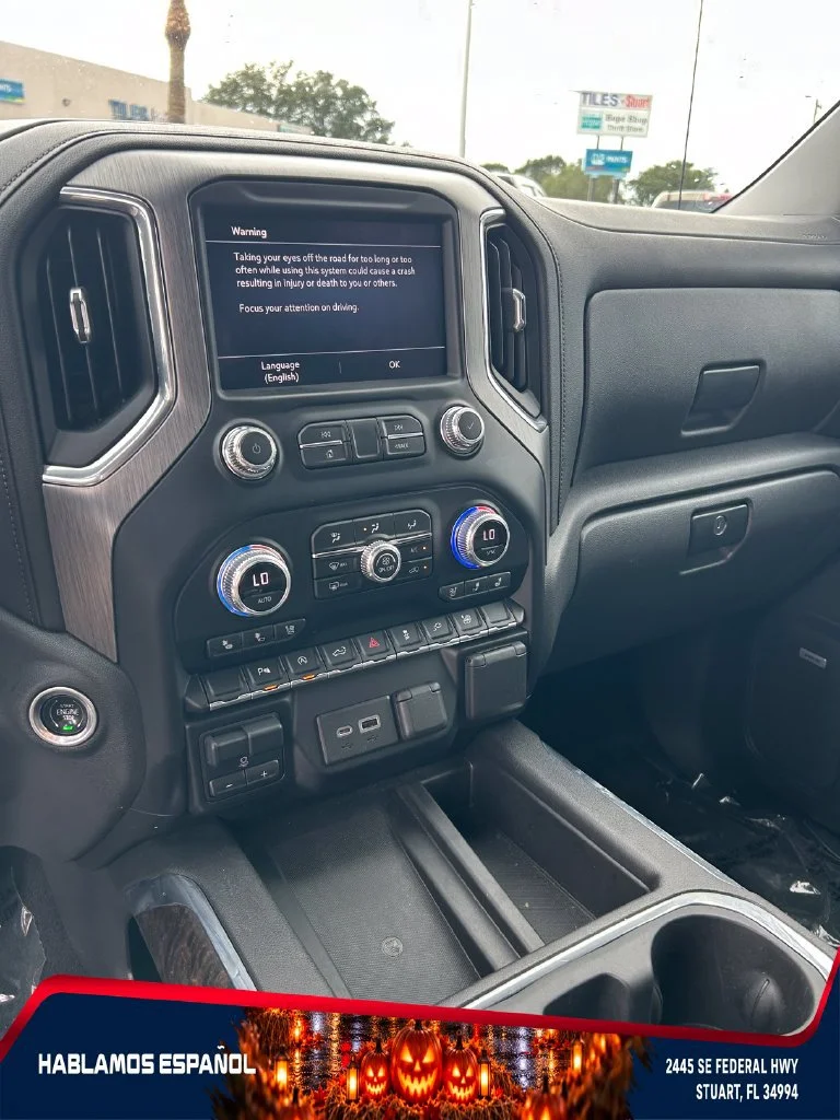 Used 2021 WHITE FROST TRICOAT GMC Denali image 18