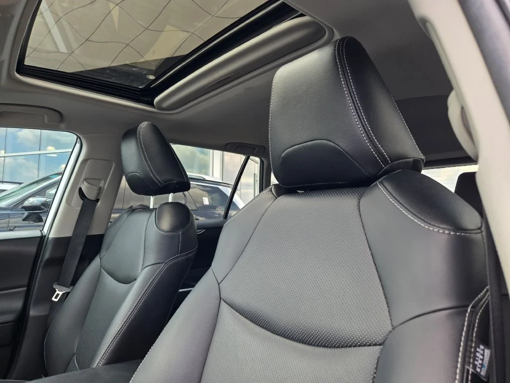 Used 2021 White Toyota XLE image 26