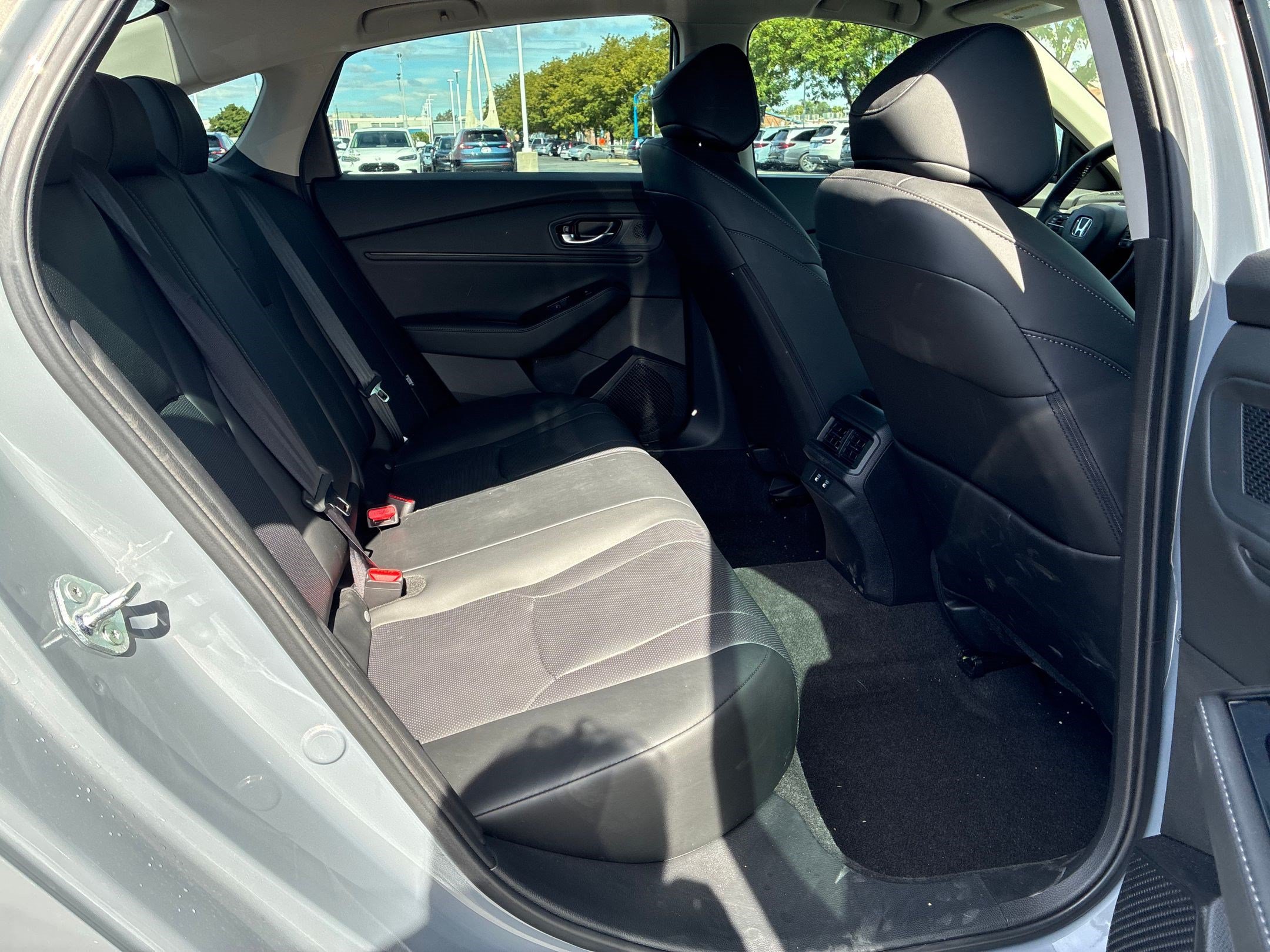 Certified Used 2025 Urban Gray Pearl Honda HYBRID TOURING image 31