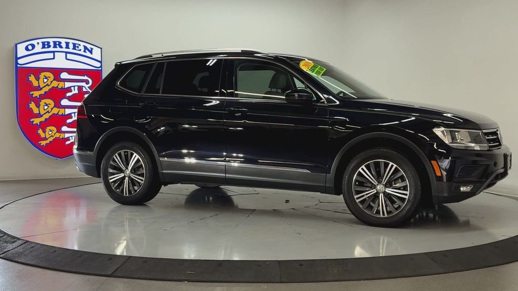 Used 2019 Deep Black Volkswagen 2.0T SEL image 3