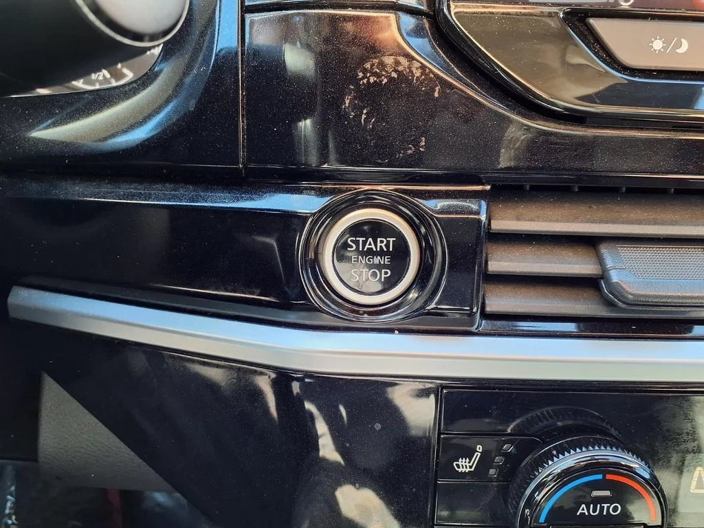 Used 2024 Blue Nissan SV image 8
