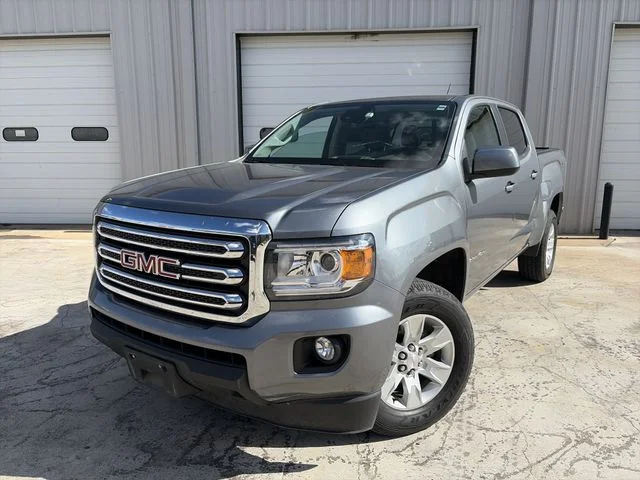 Used 2018 Gray GMC SLE1 image 1