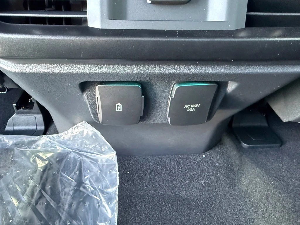 New 2026 Oxford White Ford STX® image 40