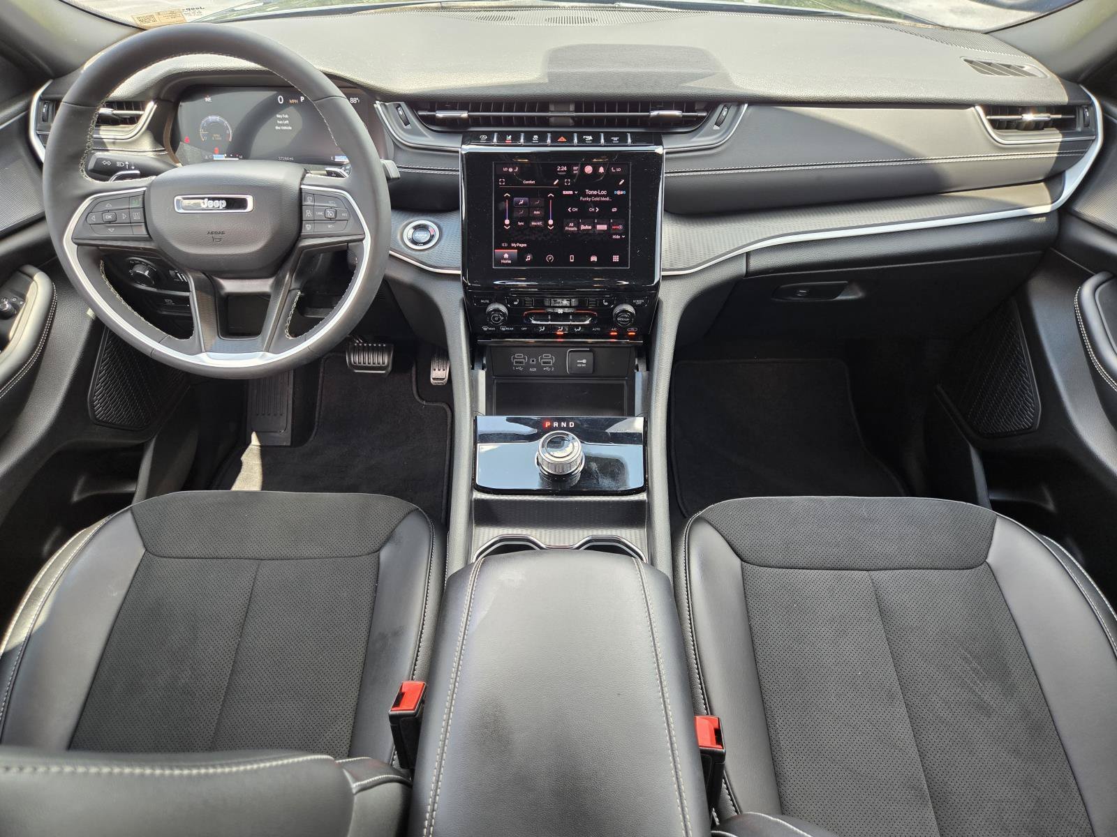 Used 2025 Gray Jeep Laredo image 17
