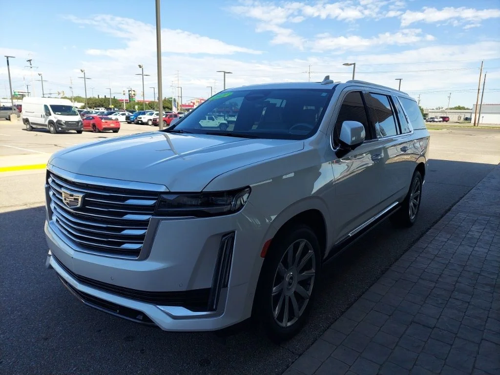 Used 2021 White Cadillac Premium Luxury Platinum image 3