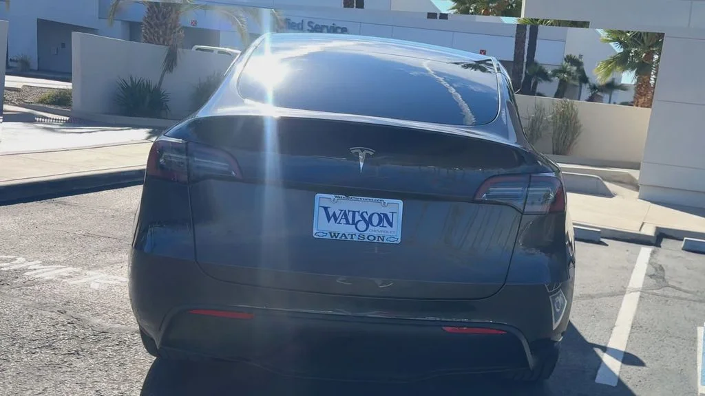Used 2024  Tesla Long Range image 9
