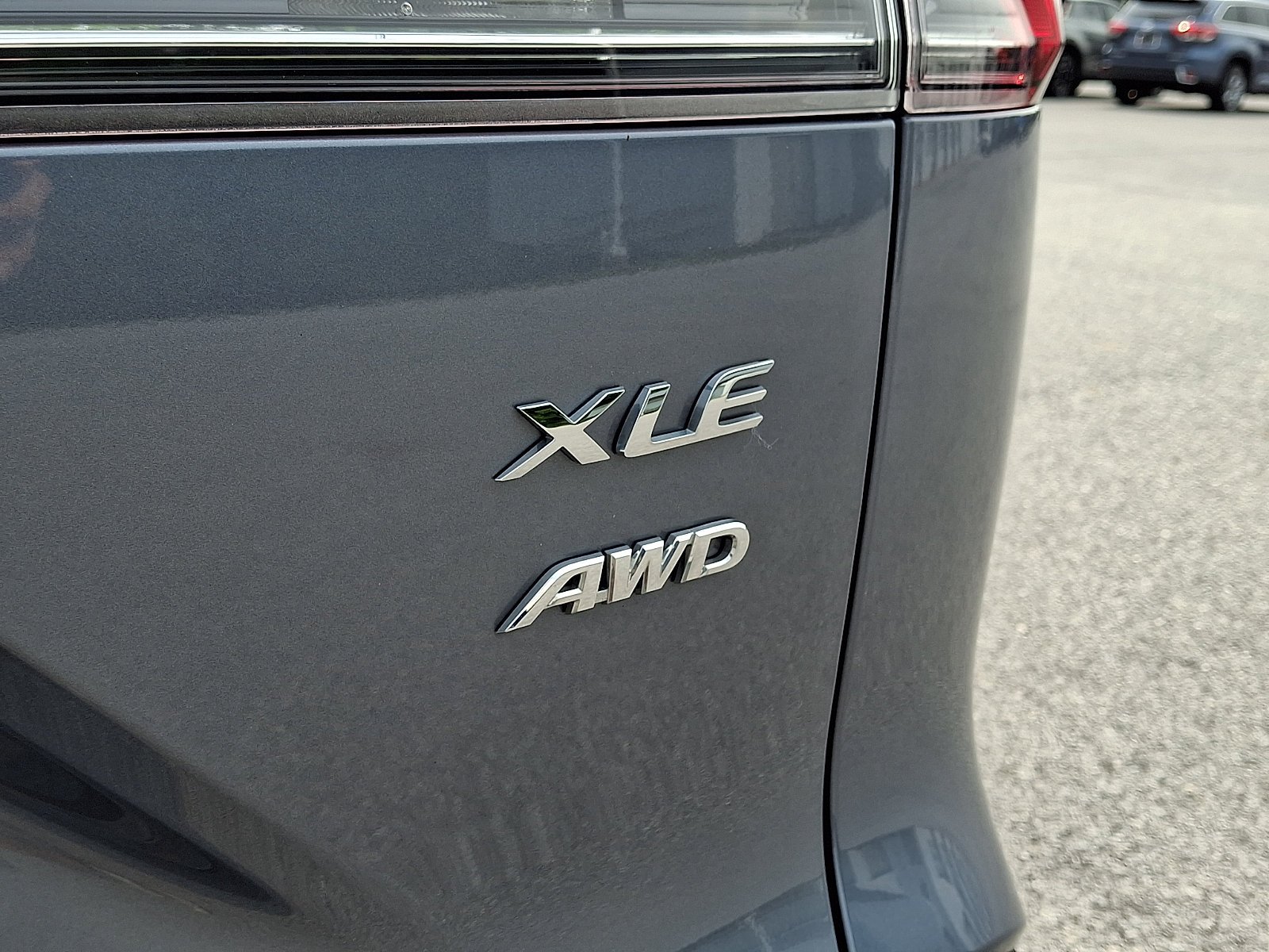 Used 2022 Celestite Toyota XLE image 32