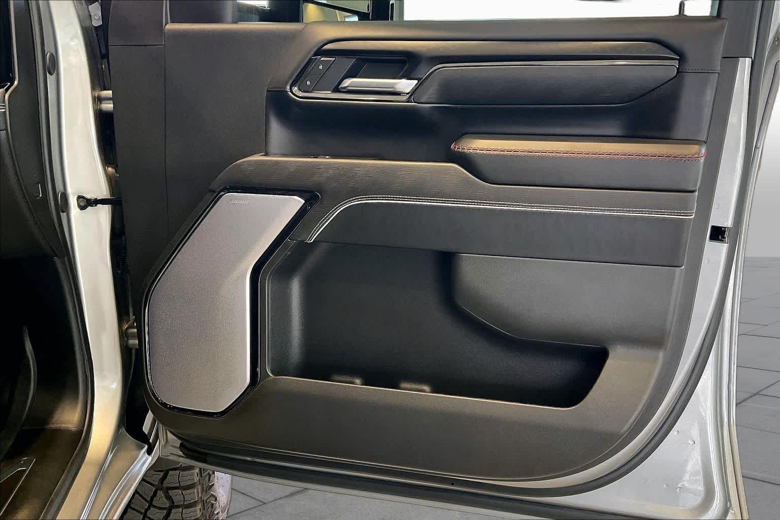 Used 2025 Sterling Metallic GMC AT4X image 23