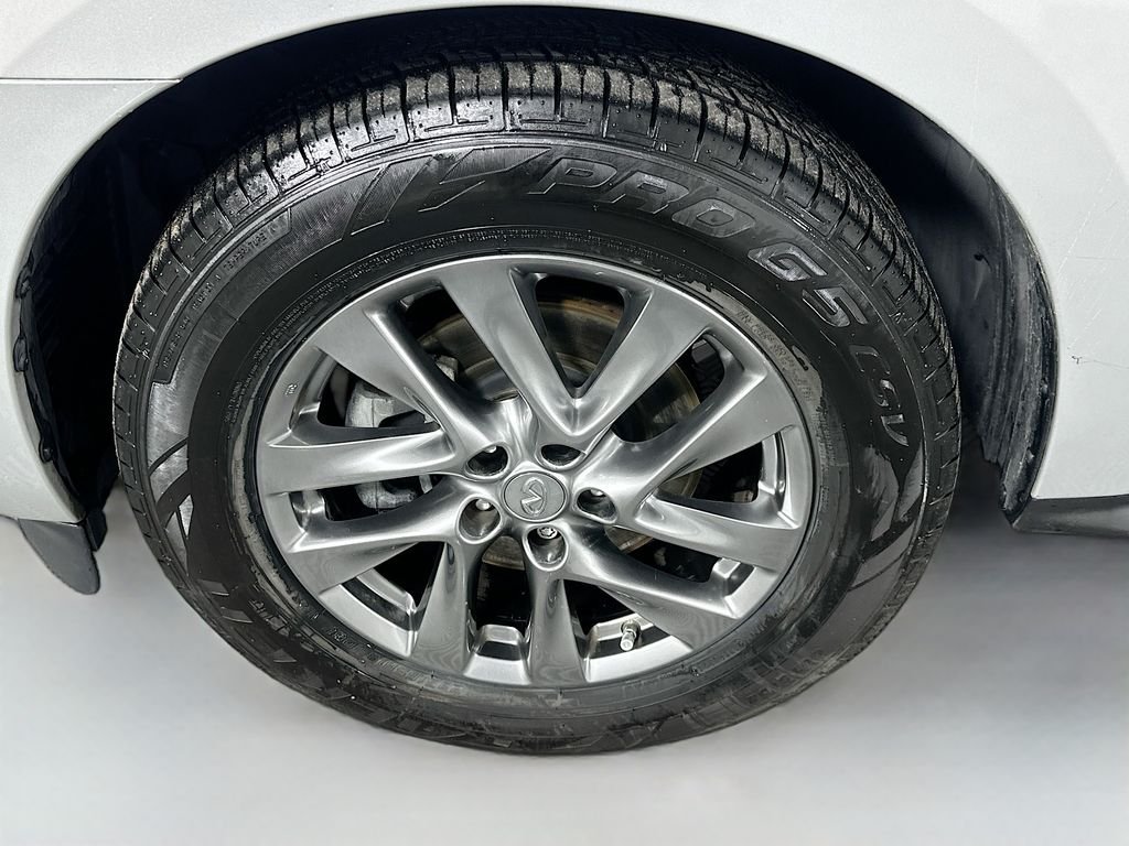 Used 2015 Liquid Platinum INFINITI Base image 32
