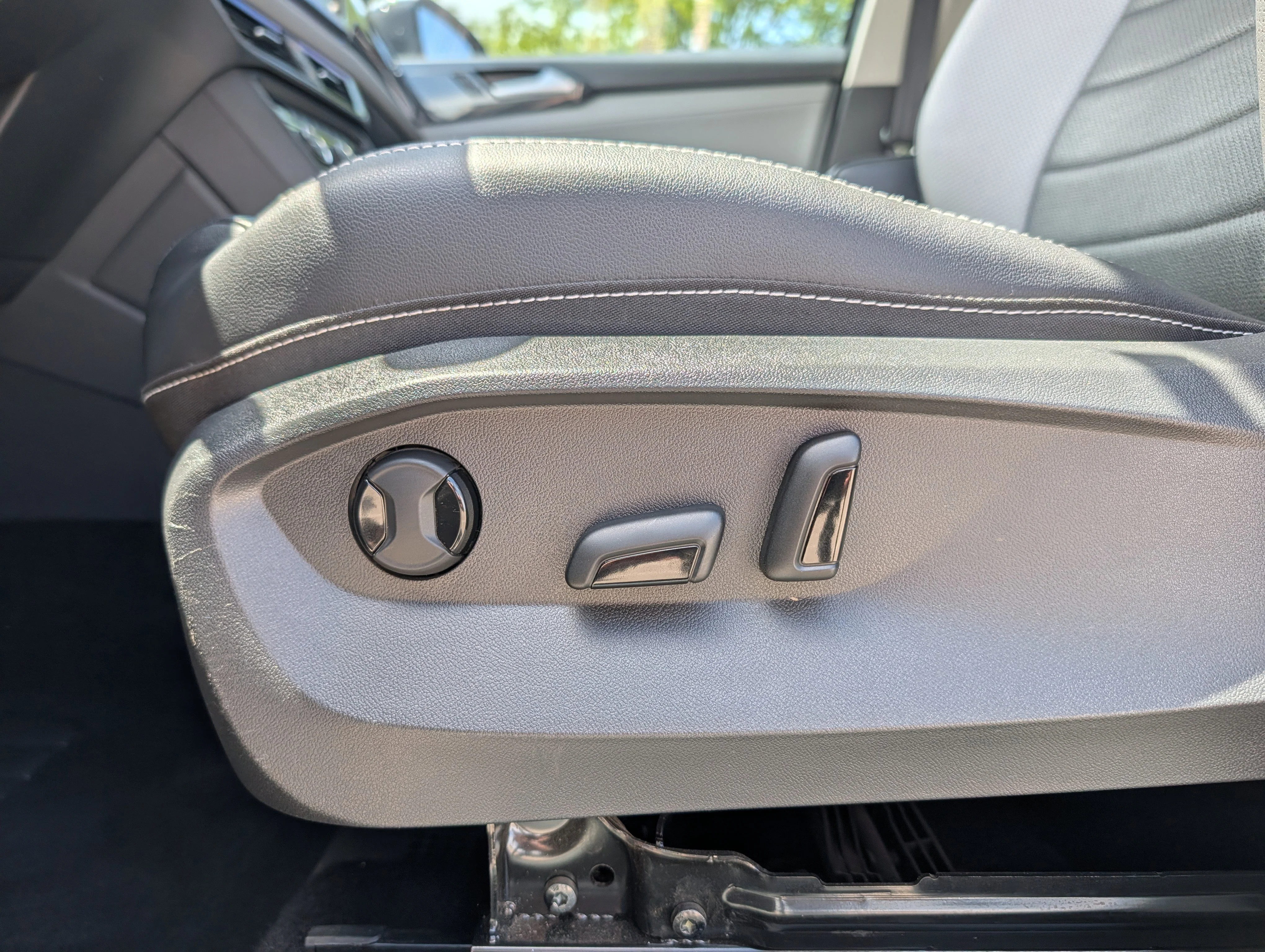Certified Used 2023 Platinum Gray Metallic Volkswagen SEL image 21