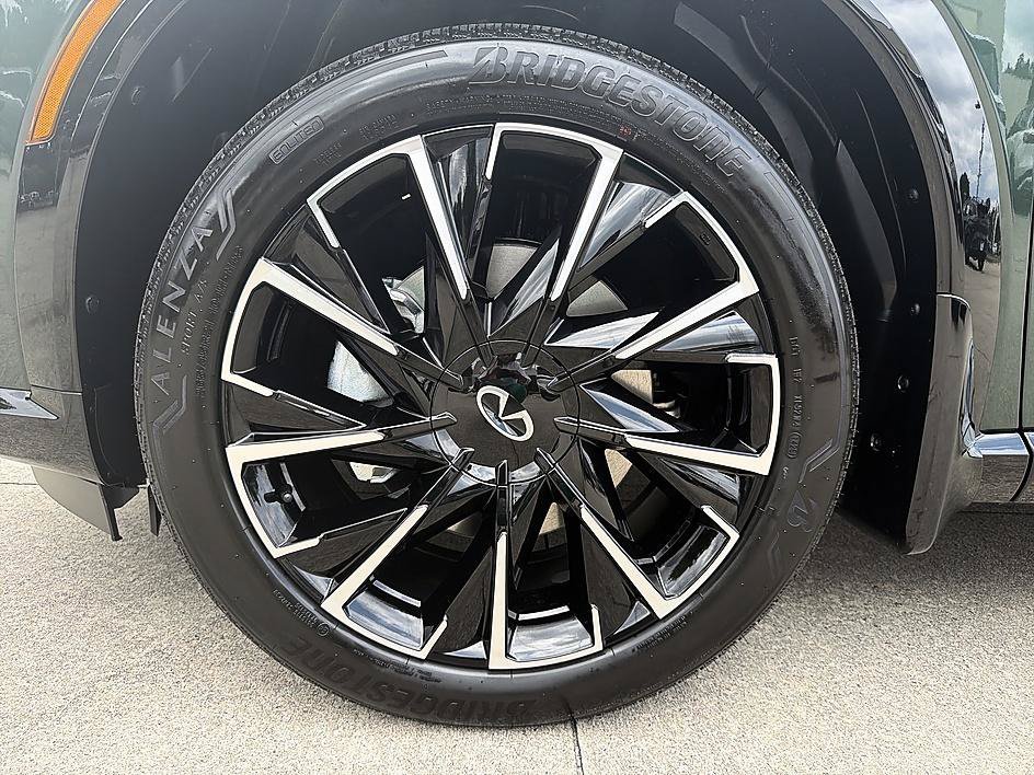 New 2027 DEEP EMERALD INFINITI AUTOGRAPH image 8