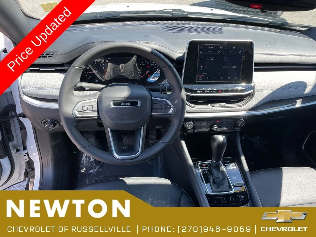 Used 2025 Bright White Clearcoat Jeep Latitude image 24