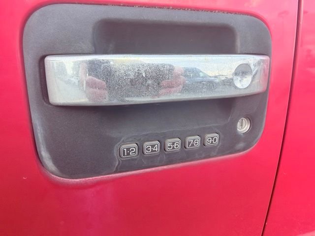 Used 2013 Red Ford XLT image 9
