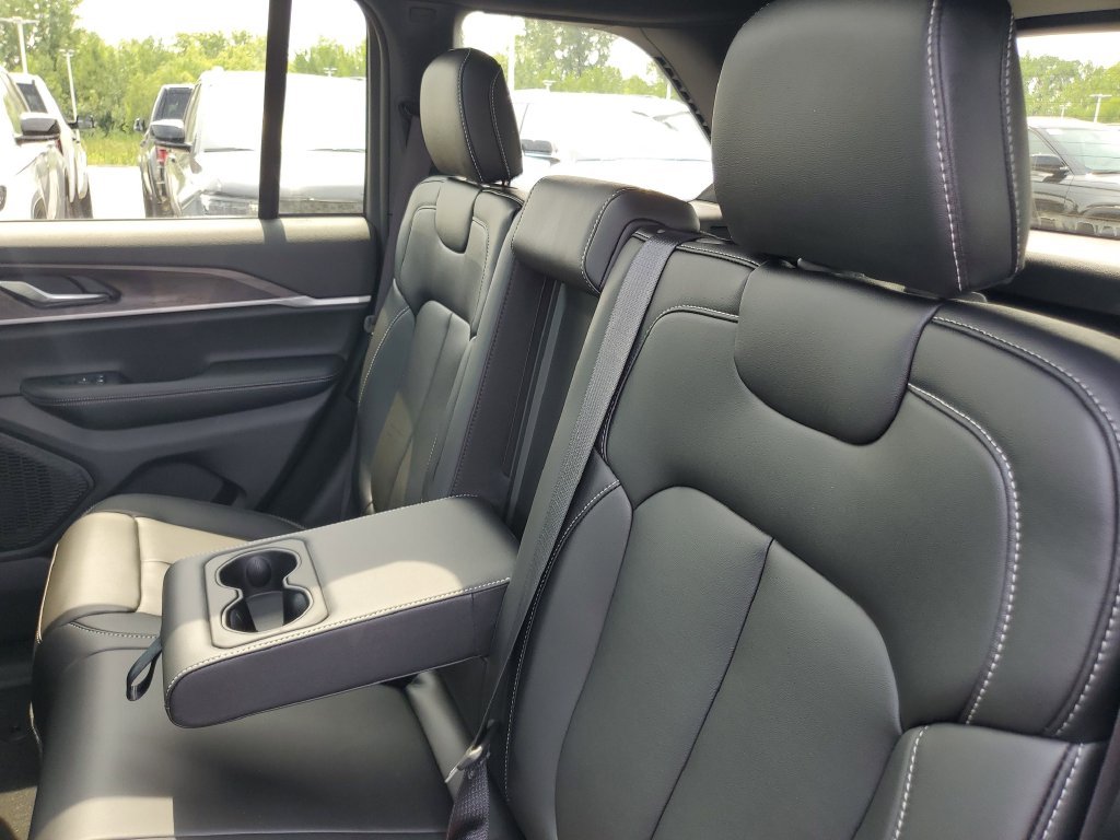 2025 Jeep Grand Cherokee Limited - Photo 11