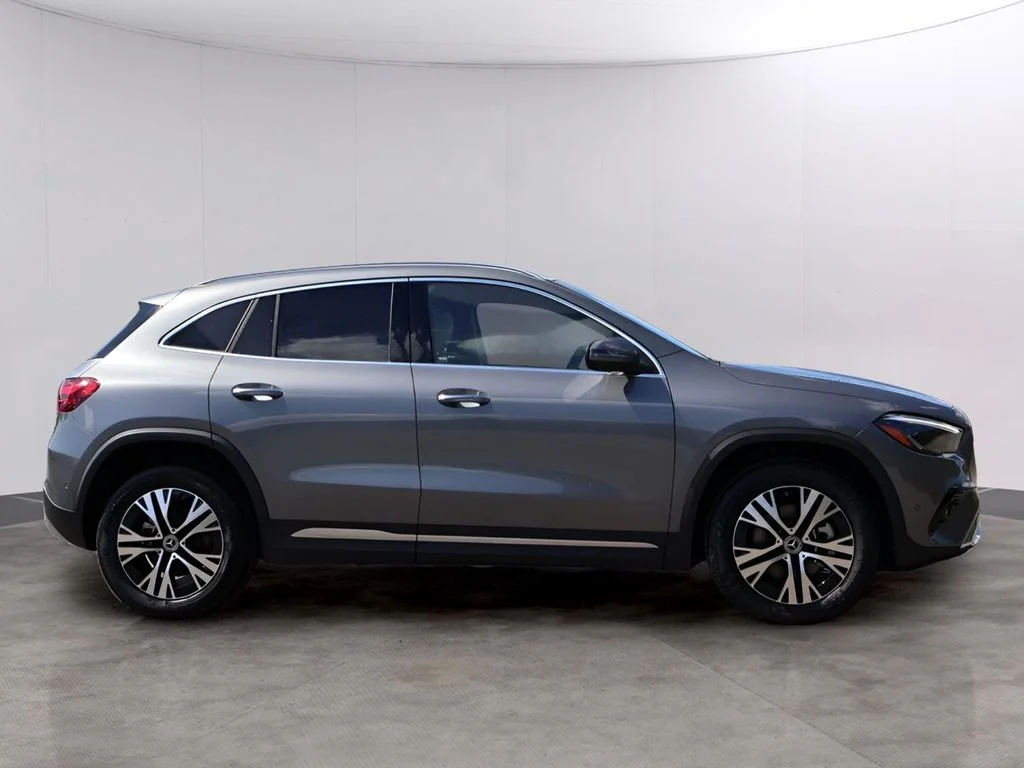 Certified Used 2026 Mountain Gray Metallic Mercedes-Benz GLA 250 image 4