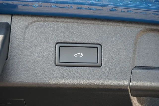 New 2025 R3R3 Mountain Lake Blue Volkswagen 2.0T SEL Premium R-Line image 10