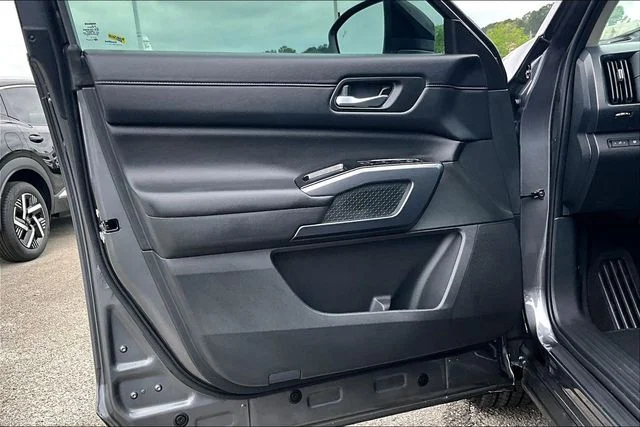 New 2026 Nissan Pathfinder SL 4D Sport Utility