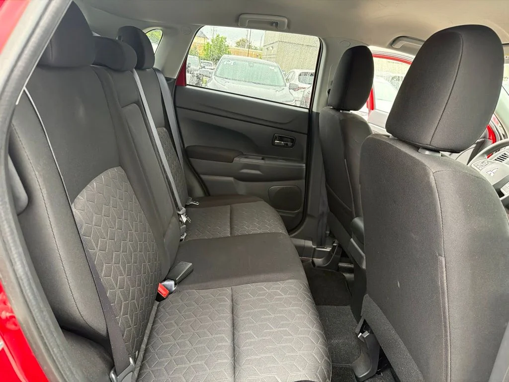 Used 2021  Mitsubishi 2.0 ES image 24