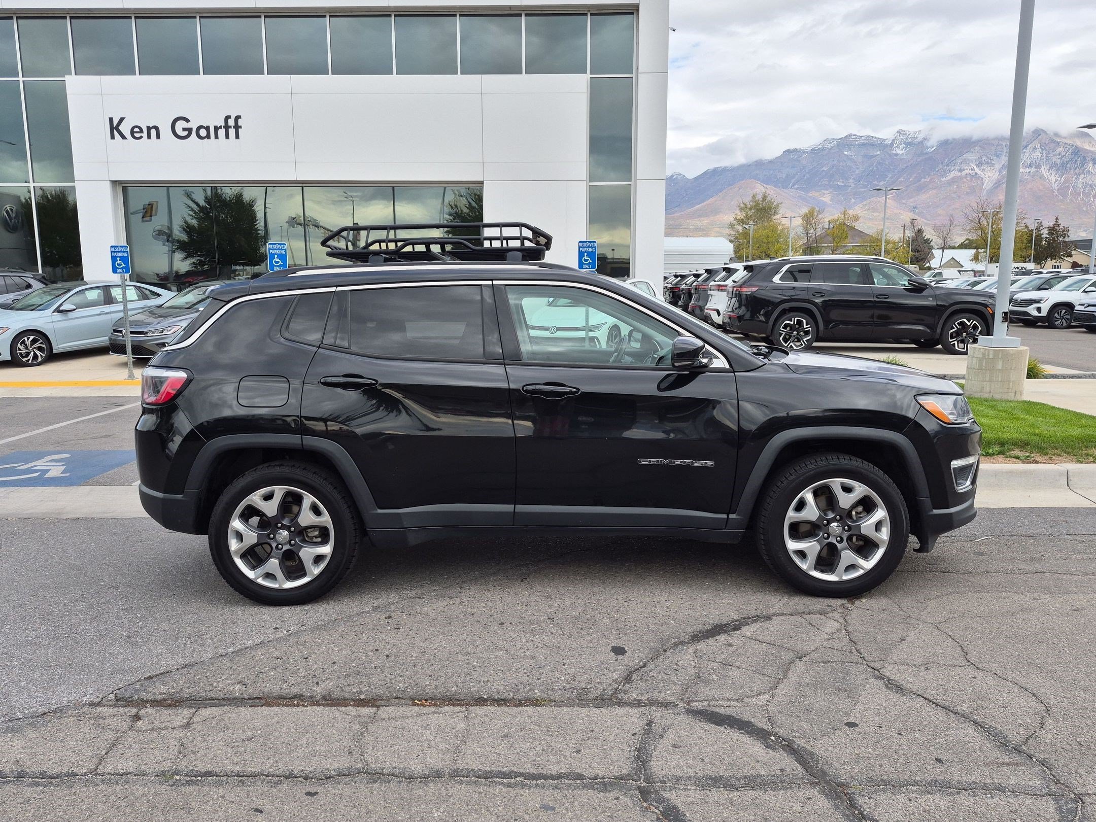 Used 2021 Diamond Black Crystal Pearlcoat Jeep Limited image 2