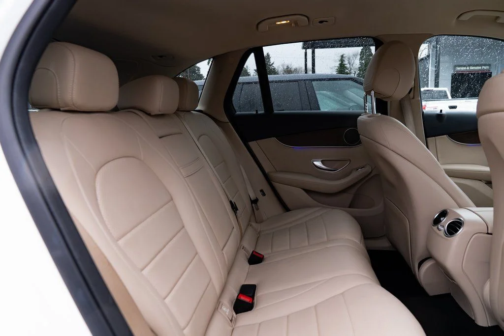 Used 2022 White Mercedes-Benz GLC 300 image 22