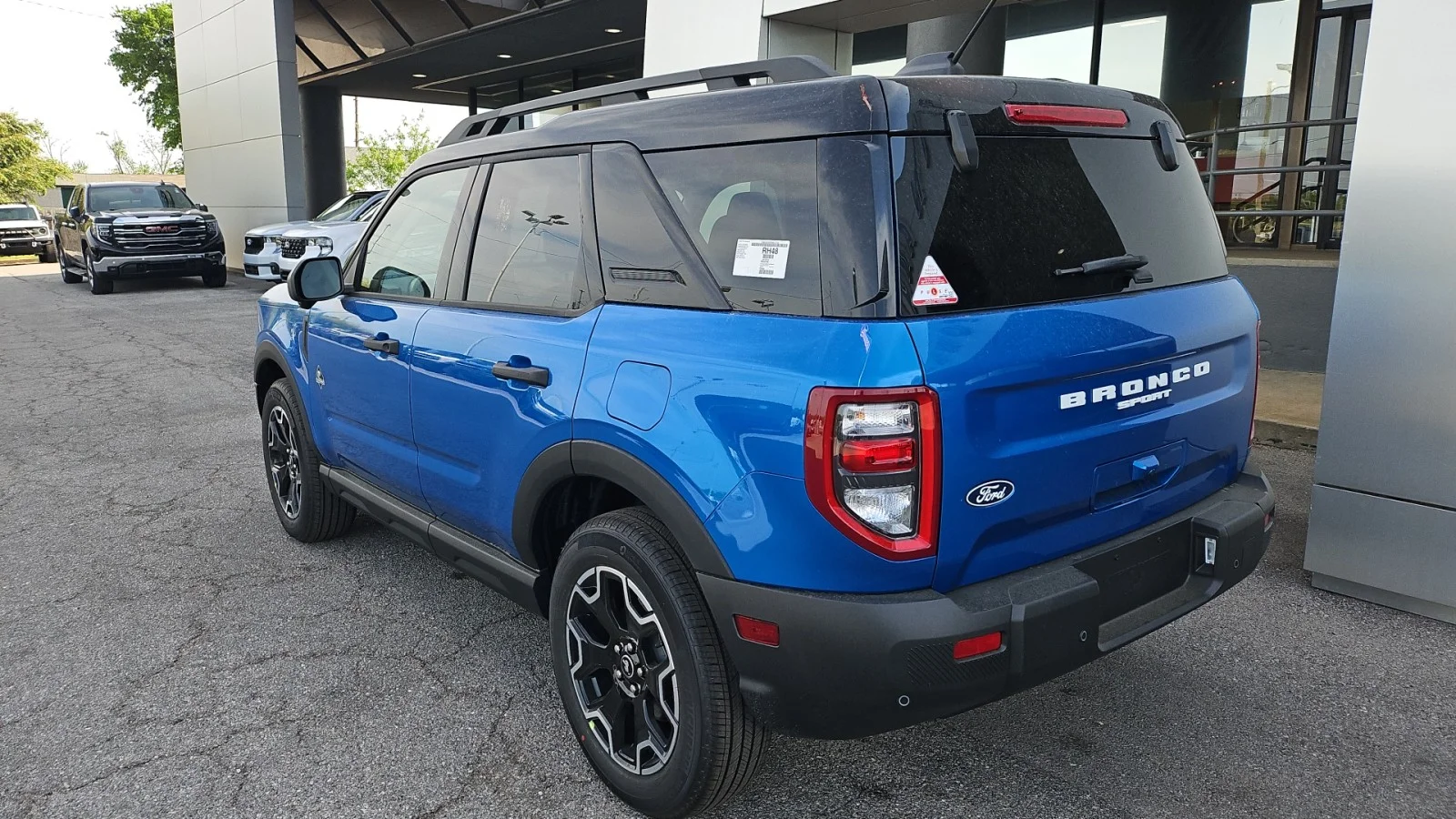 New 2026 Velocity Blue Metallic Ford Outer Banks 4WD image 3