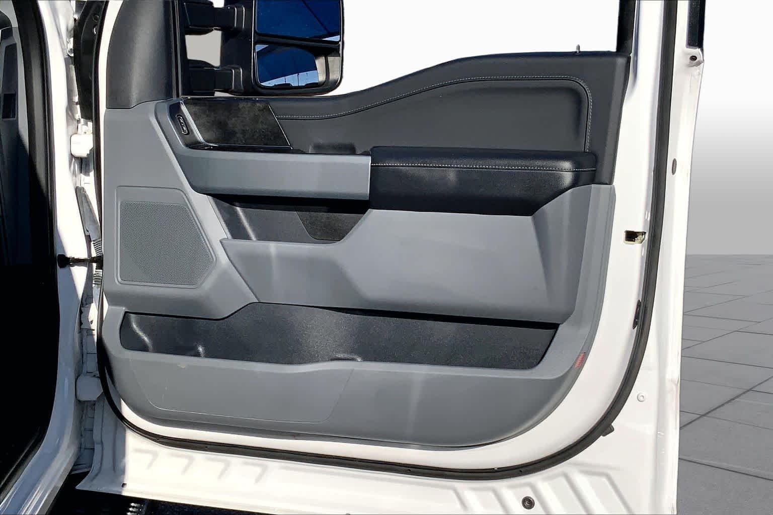 Used 2023 Oxford White Ford XLT image 23