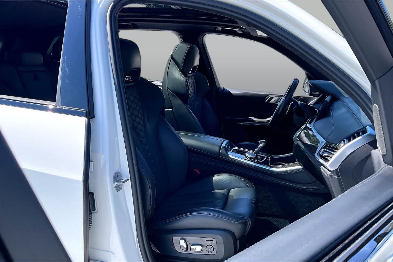 Used 2022 Alpine White BMW  image 9