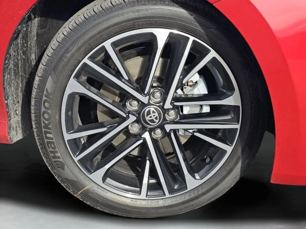 2025 Toyota Camry XLE - Photo 32
