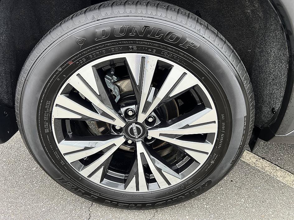 Used 2023 Super Black Nissan SV image 11