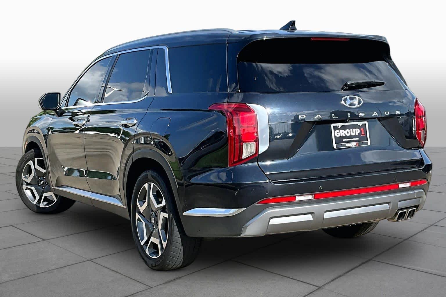 Used 2024 Moonlight Cloud Hyundai Limited image 12