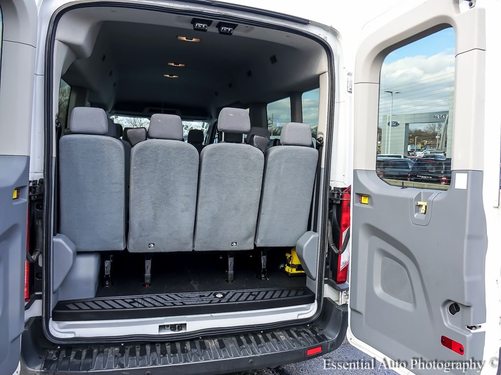 Used 2017 Oxford White Ford XLT Medium Roof image 20