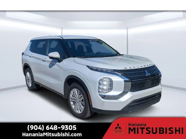 2023 Mitsubishi Outlander ES 2WD's photo