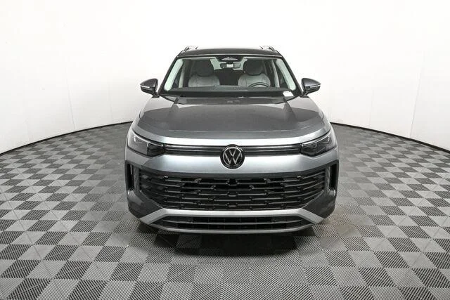 New 2026 Platinum Gray Metallic Volkswagen SE image 33
