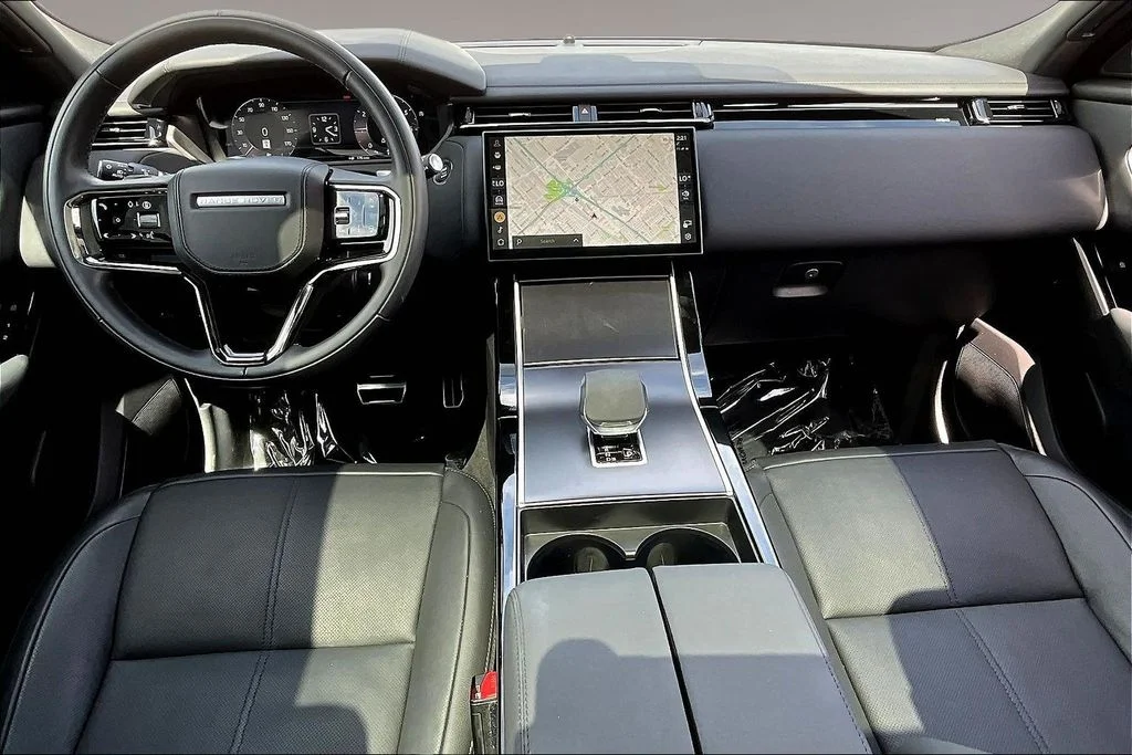 Used 2026  Land Rover Dynamic SE image 7