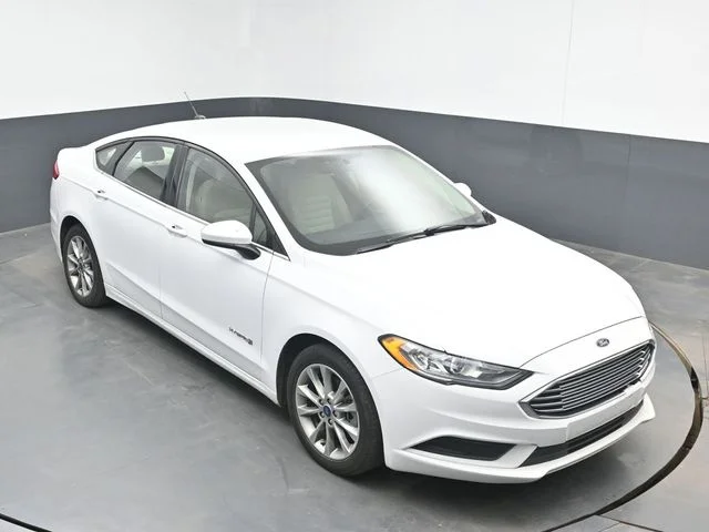 Used 2017 Oxford White Ford SE image 13