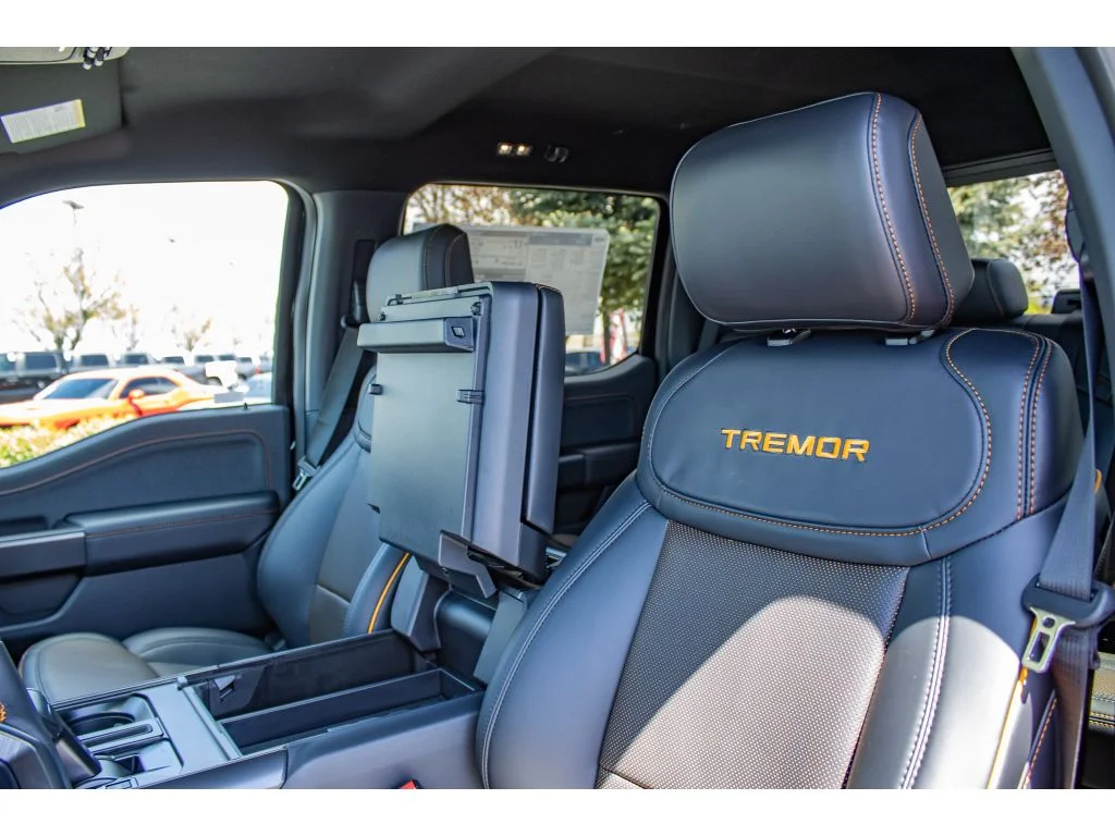 New 2026 AGATE BLACK METALLIC Ford Tremor image 35