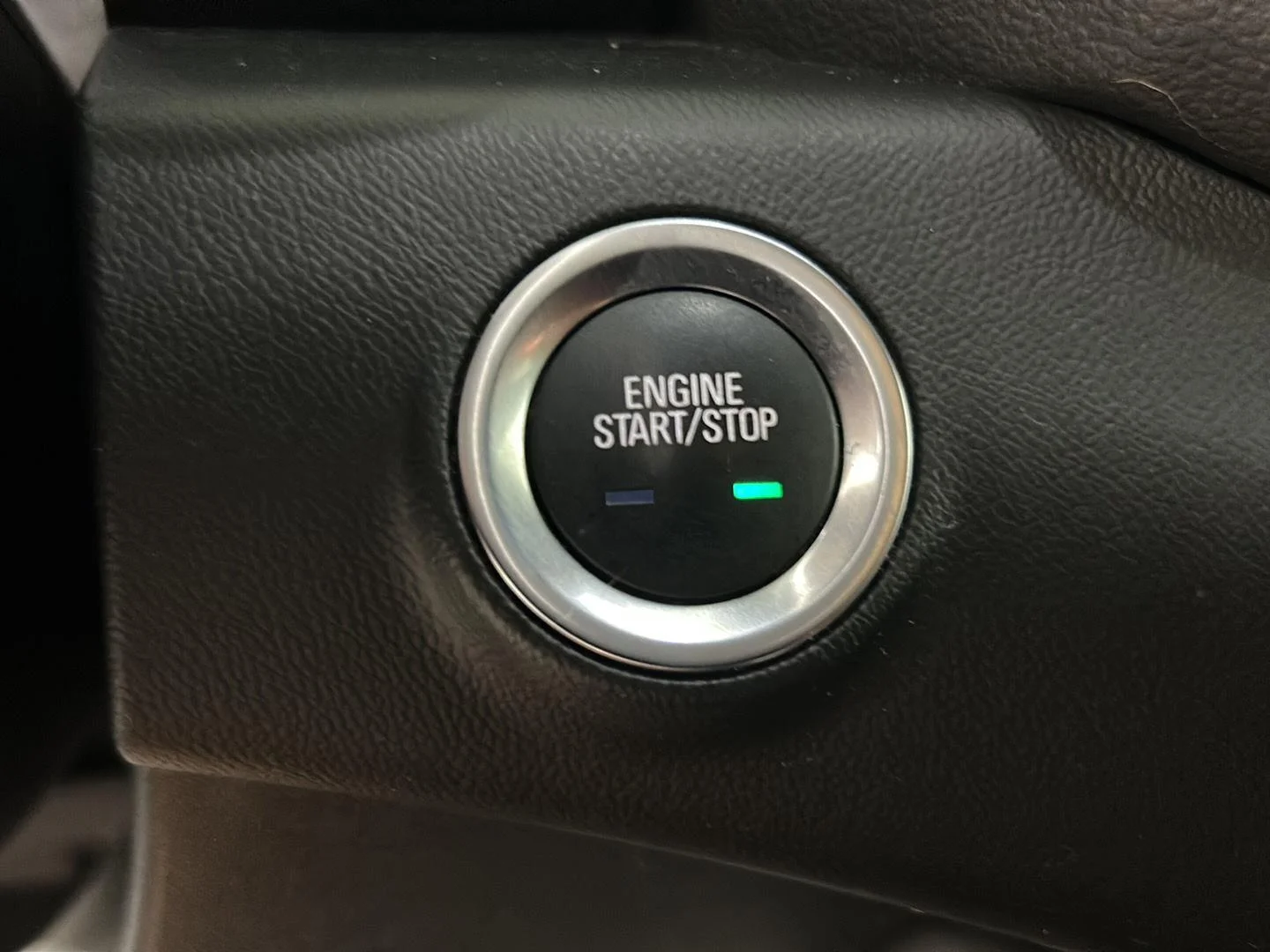 Used 2023 Sterling Metallic GMC SLE image 8